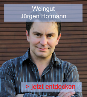 Das Weingut J�rgen Hofmann befindet sich im kleinen Ort Appenheim in Rheinhessen. Die Reben f�r die Weine vom Weingut Hofmann wachsen auf Muschelkalkb�den. Der immer fr�hliche J�rgen Hofmann hat sich mit seinen Weinen zu einer festen Gr��enordnung in unserem Sortiment entwickelt. Gerade sein Chardonnay und der Gr�ne Silvaner S sind neben den Fritz M�ller Perlweinen wahre Renner.