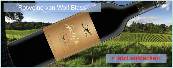 Bedeutender Teil der Philosophie von Wolf Blass ist das Prinzip des Blending. Man setzt auf die vielf�ltigen Terroirs der unterschiedlichen Gebiete und deren Charakteristika. So entstehen immer Weine von gro�er Komplexit�t, Vielfalt und Harmonie. Das australische Klima mit viel Sonneneinstrahlung und k�hlen
N�chten f�hrt dazu, dass die Trauben voll ausreifen und dennoch die so wichtige
S�urestruktur bewahren