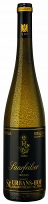 Weingut Sankt Urbanus-Hof Saarfeilser Riesling Sp�tlese - Beim Sankt Urbanus-Hof schenkt man trockenen Gutsriesling sehr gro�e Aufmerksamkeit. Denn er ist eine Visitenkarte des Gutes, ein wichtiger Wein, der bereits die Philosophie und den Stil von Nik Weis ...