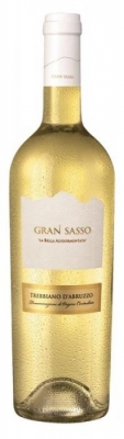FARNESE VINI Gran Sasso Trebbiano d�Abruzzo D.O.C. - Bl�hender Weinbau dank der Tatkraft einer Frau  Der Weinbau der Abruzzen verdankt seinen Aufstieg einer Frau: Margarethe von Parma, uneheliche Tochter Kaiser Karls V. Sie wird 1538 mit dem erst 13-j�h...
