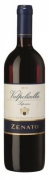 Zenato Valpolicella Superiore DOC - Das 1960 gegr�ndete Familiengut liegt in San Benedetto di Lugana, im S�den des malerischen Gadersees. Schon die alten R�mer wussten die Gew�chse aus dieser Region zu sch�tzen. Inzwischen sind Tochter ...