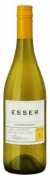 Esser Chardonnay - Der Esser Chardonnay ist trotz seines dezenten Holzeinsatzes ein frischer Wein. Er hat Aromen von Zitrus, Ananas, tropischen Fr�chten und Vanille. Ein rundum gelungener Chardonnay!