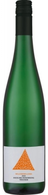 Willems-Willems Riesling QbA trocken Rosenberg - Carolin Hofmann, die sympathische Inhaberin des Weinguts Willems-Willems, ist nach ihrem Studium in Geisenheim viel in der Welt herumgekommen. Ihre Erfahrungen setzt sie nun zusammen mit ihrem Mann Jü... Willems-Willems Riesling QbA trocken Rosenberg - Carolin Hofmann, die sympathische Inhaberin des Weinguts Willems-Willems, ist nach ihrem Studium in Geisenheim viel in der Welt herumgekommen. Ihre Erfahrungen setzt sie nun zusammen mit ihrem Mann Jü...