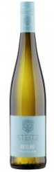 Steitz Riesling "Vom Vulkanstein" trocken  - Das Weingut Steitz liegt in der sogenannten Rheinhessischen Schweiz. Christian Steitz bewirtschaftet hier 15 Hektar Weinberge. Der Anbauschwerpunkt liegt auf klassischen Rebsorten wie den Burgundersor...