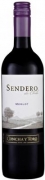 Concha y Toro Sendero Merlot - Der Sendero de Chile ist ein schmaler, verwunschener Pfad durch das Valle Central, das Weinparadies im Herzen Chiles. Unter der Federf�hrung der weltber�hmten Weinkellerei Concha y Toro gedeihen hier ...