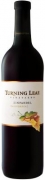 Gallo Turning Leaf Zinfandel - Turning Leaf Vineyards steht für den krönenden Abschluss des Weinjahres. Wenn die Blätter bereits beginnen, ihre Farbe zu wechseln, sind die Trauben prall gefüllt mit konzentrierten Aromen. Die Auswah... Gallo Turning Leaf Zinfandel - Turning Leaf Vineyards steht für den krönenden Abschluss des Weinjahres. Wenn die Blätter bereits beginnen, ihre Farbe zu wechseln, sind die Trauben prall gefüllt mit konzentrierten Aromen. Die Auswah...