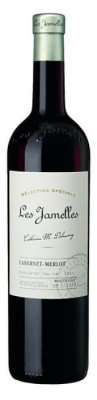 Les Jamelles Merlot-Cabernet Sélection Spéciale - Die Kür der Cuvée mit Bravour gemeistert Die »normalen« Les Jamelles-Weine setzen klar und sehr bewusst auf die Persönlichkeit nur einer Rebsorte. Diesem Konzept verdanken sie einen wichtigen Teil ih... Les Jamelles Merlot-Cabernet Sélection Spéciale - Die Kür der Cuvée mit Bravour gemeistert Die »normalen« Les Jamelles-Weine setzen klar und sehr bewusst auf die Persönlichkeit nur einer Rebsorte. Diesem Konzept verdanken sie einen wichtigen Teil ih...