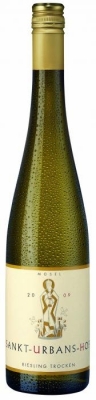 Sankt Urbanus-Hof Riesling Sonderetikett - Beim Sankt Urbanus-Hof schenkt man trockenem Gutsriesling sehr große Aufmerksamkeit. Denn er ist eine Visitenkarte des Gutes, ein wichtiger Wein, der bereits die Philosophie und den Stil von Nik Weis ... Sankt Urbanus-Hof Riesling Sonderetikett - Beim Sankt Urbanus-Hof schenkt man trockenem Gutsriesling sehr große Aufmerksamkeit. Denn er ist eine Visitenkarte des Gutes, ein wichtiger Wein, der bereits die Philosophie und den Stil von Nik Weis ...