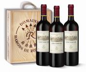  Geschenkpaket mit 3 Flaschen Los Vascos Cabernet Sauvignon in Holzkiste - Geschenkset mit 3 Flaschen � 0,75l Los Vascos Cabernet Sauvignon (14%vol.) in einer Holzkiste.  Mit einem Paukenschlag richtet sich 1988 die Aufmerksamkeit der Weinwelt auf Chile, das bisher als Produ...