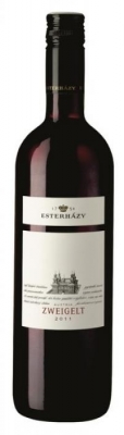 Esterh�zy Zweigelt Classic - Das Weingut Esterh�zy gl�nzt nicht nur bei den gefeierten Einzellagen-Gew�chsen. Sondern ebenso bei den Weinen der Classic-Linie. Auch hier ist die typische Esterh�zy-Eleganz sp�rbar, und der Sortench...