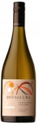 Botalcura El Delirio Chardonnay / Viognier - Botalcura ist das Ergebnis der Leidenschaft zweier Männer - Juan Fernando Waidele war vom Charme Botalcuras und seiner Umgebung begeisterte und beschloss ein Weingut zu gründen und Philippe Debrus, se... Botalcura El Delirio Chardonnay / Viognier - Botalcura ist das Ergebnis der Leidenschaft zweier Männer - Juan Fernando Waidele war vom Charme Botalcuras und seiner Umgebung begeisterte und beschloss ein Weingut zu gründen und Philippe Debrus, se...