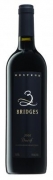 Westend 3 Bridges Durif - Westend Estate wurde 1945 von den italienischen Einwanderern Francesco und Elizabeth Calabria westlich der Stadt Griffith gegr�ndet. Die Eltern des heutigen Besitzers und Winemakers Bill Calabria prod...